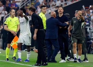 رغم التأهل: صحيفة ‘ماركا’ تحذر من ‘هشاشة’ ريال مدريد وتوقعات صعبة أمام برشلونة بنهائي السوبر الإسباني