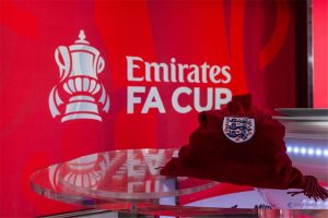 مواجهات حاسمة تلوح في الأفق: إليكم نتائج وتفاصيل قرعة دور الـ32 لكأس الاتحاد الإنجليزي