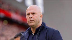 سلوت يضع النقاط على الحروف: تفاصيل انتقاد آرني سلوت لتصرف سوبوسلاي الغريب في كأس الاتحاد