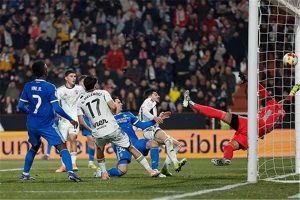 تداعيات كارثية: ألفارو بينيتو يوجه انتقادات أسطورة ريال مدريد لأداء الفريق ويصف خسارة ألباسيتي بـ ‘الفضيحة’