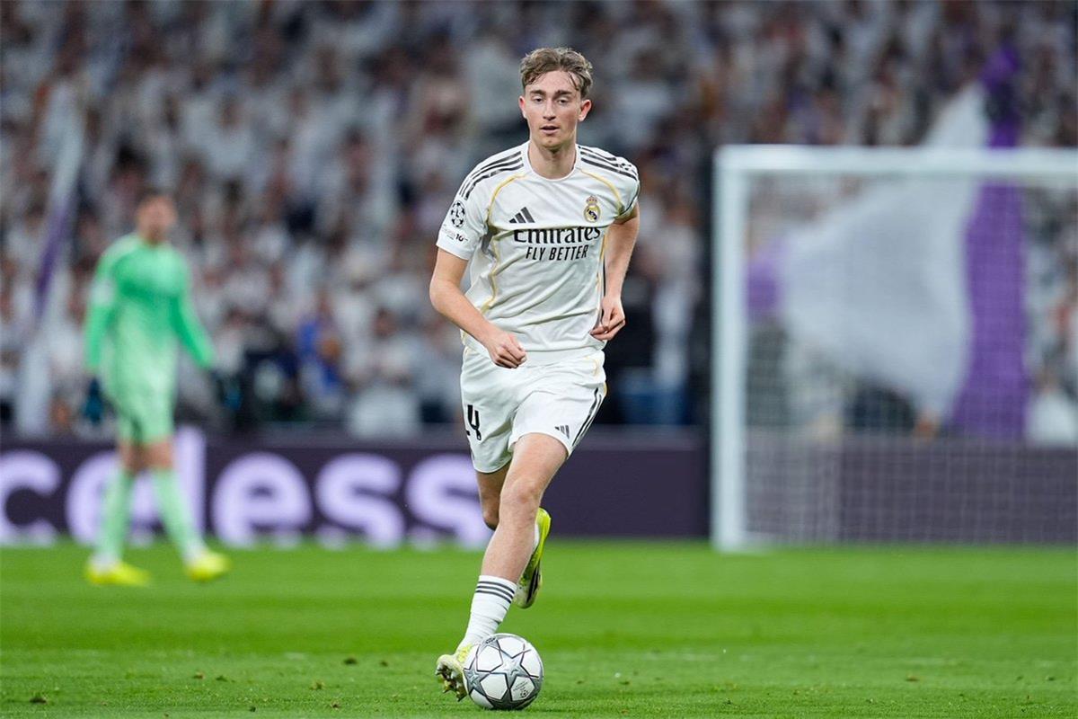 رحلة التعافي والعودة: دين هويسن يكشف عن معاناته مع الإصابات وتأثيرها على ريال مدريد