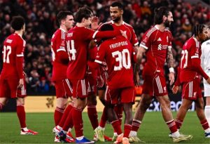 صدمة مدوية: صفقة انتقال أندرو روبرتسون لتوتنهام تقترب من الإعلان الرسمي!