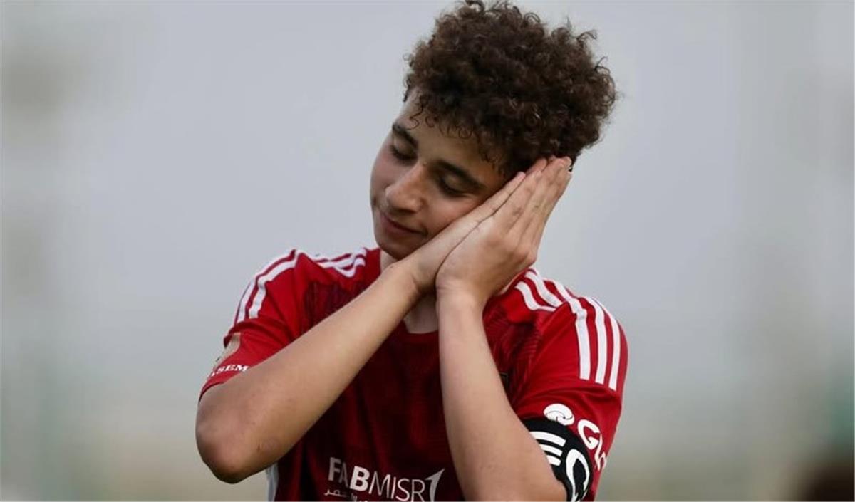 توضيح نهائي: هل تقدم راسينج سانتاندير بعرض رسمي لبلال عطية نجم الأهلي الشاب؟