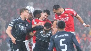 أزمة ريال مدريد بعد هزيمة بنفيكا: عاصفة تضرب البرنابيو وبيريز يتأهب للتدخل