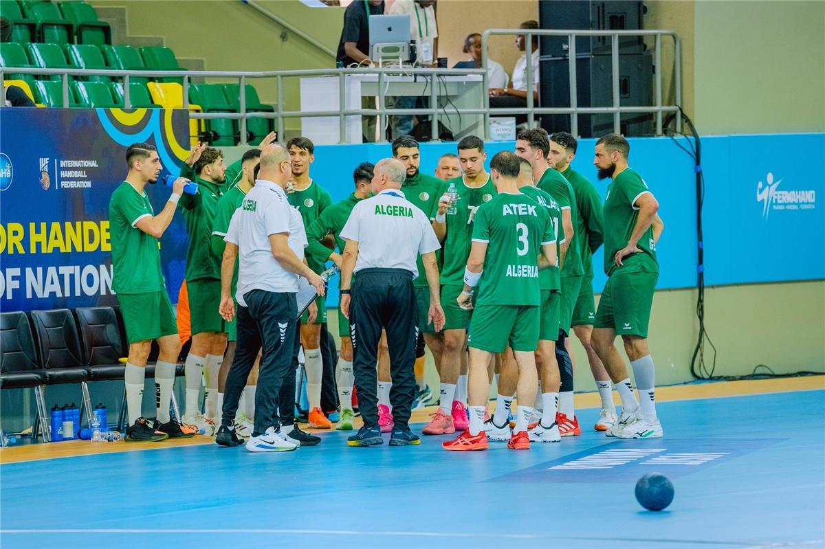 ترقب كبير: الكشف عن القنوات الناقلة لمباراة الجزائر والرأس الأخضر اليوم في أمم إفريقيا لكرة اليد