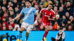 رئيس الحكام الأسبق يفجر مفاجأة: كواليس جدل قرار مرموش التحكيمي أمام ليفربول!