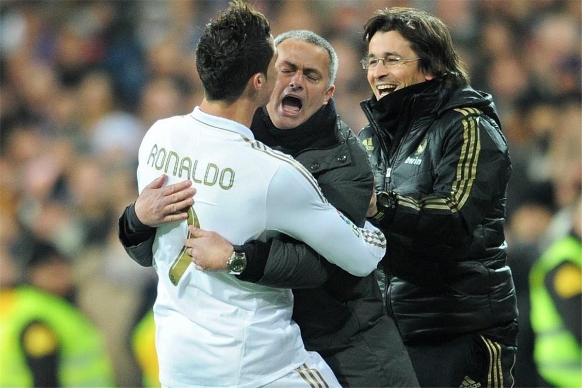 السبيشال وان يقترب: جوزيه مورينيو وتحدي قيادة منتخب البرتغال بعد كأس العالم 2026