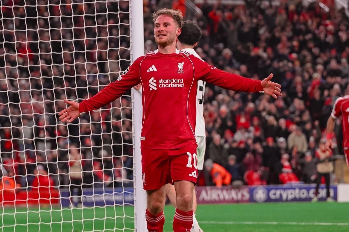 والد ماك أليستر يحسم الجدل حول مستقبله مع ليفربول وتجديد عقده