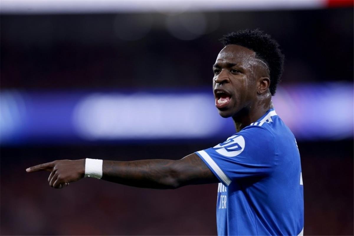 ميكا ريتشاردز يفتح النار على موقف مورينيو من العنصرية ضد فينيسيوس: صدمة وخيبة أمل