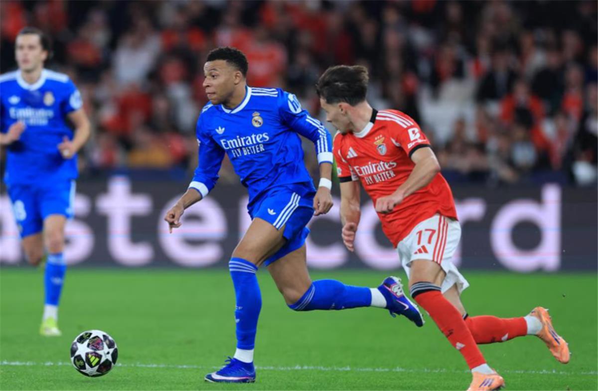 صدمة للميرينجي: إصابة مبابي في الركبة تبعده عن مواجهة بنفيكا وتثير تساؤلات حول موعد عودته