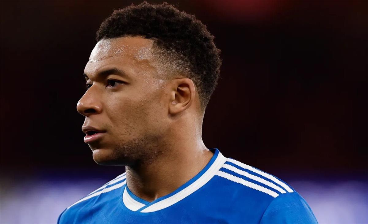 صدمة غياب مبابي: الكشف عن قائمة ريال مدريد النهائية لمواجهة بنفيكا في دوري الأبطال