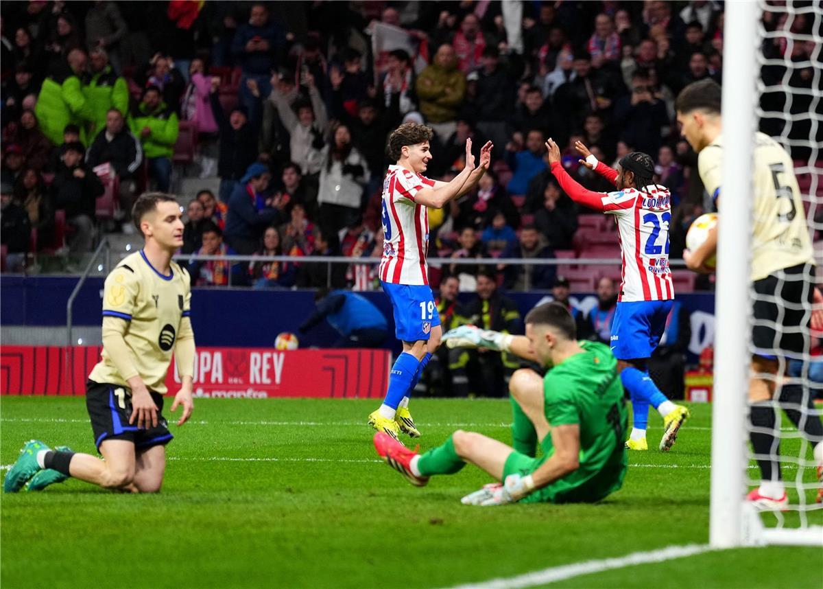 مفاجأة سارة للجماهير: اكتشف القناة المجانية الناقلة لمباراة برشلونة وأتلتيكو مدريد اليوم في كأس الملك