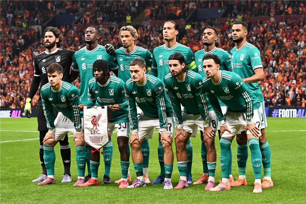 الكشف عن صافرة القمة الأوروبية: من يدير مواجهة ليفربول وجالطة سراي المصيرية في دوري الأبطال؟