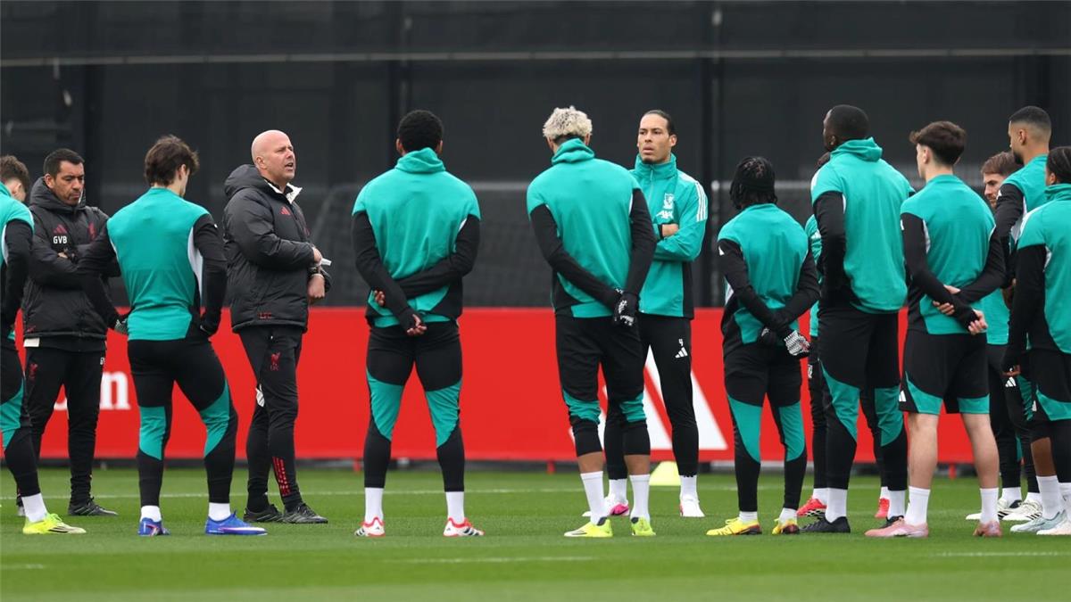 تحليل عميق: تشكيلة ليفربول المتوقعة لمواجهة غلطة سراي في ذهاب دوري الأبطال