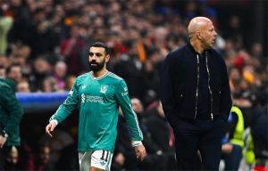أرني سلوت يواجه تحديات مع محمد صلاح: هل يجد ليفربول البديل المناسب؟
